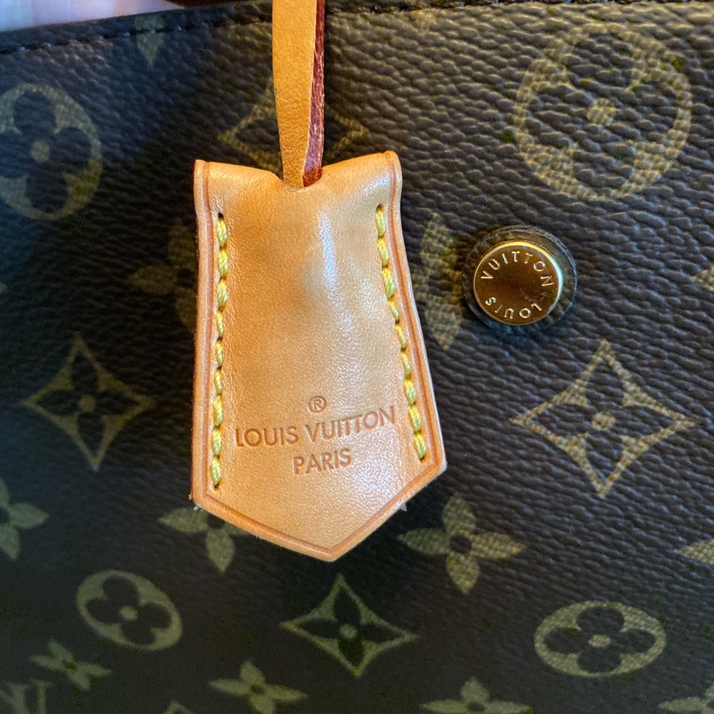 Louis Vuitton Montaigne GM - Picture 4 of 4